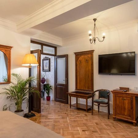 Hotel Clucerului Arc De Triomphe Bucarest Esterno foto