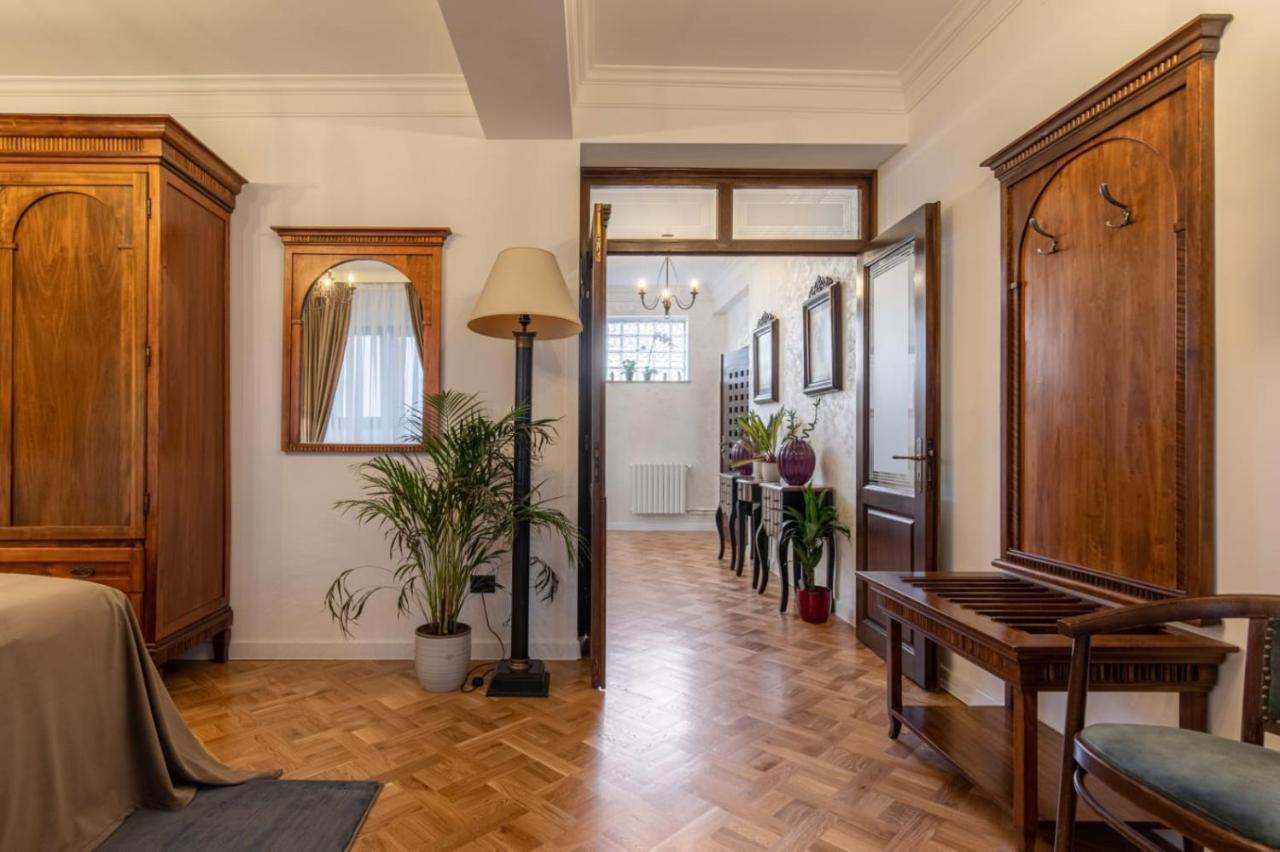 Hotel Clucerului Arc De Triomphe Bucarest Esterno foto